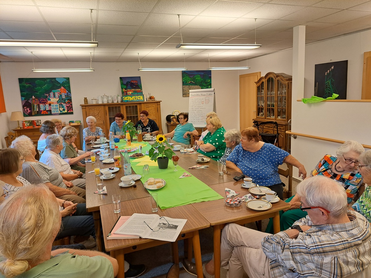 Gemütliches Beisammensein auf Schwerin: Erzählcafé lädt zum Mitmachen ein