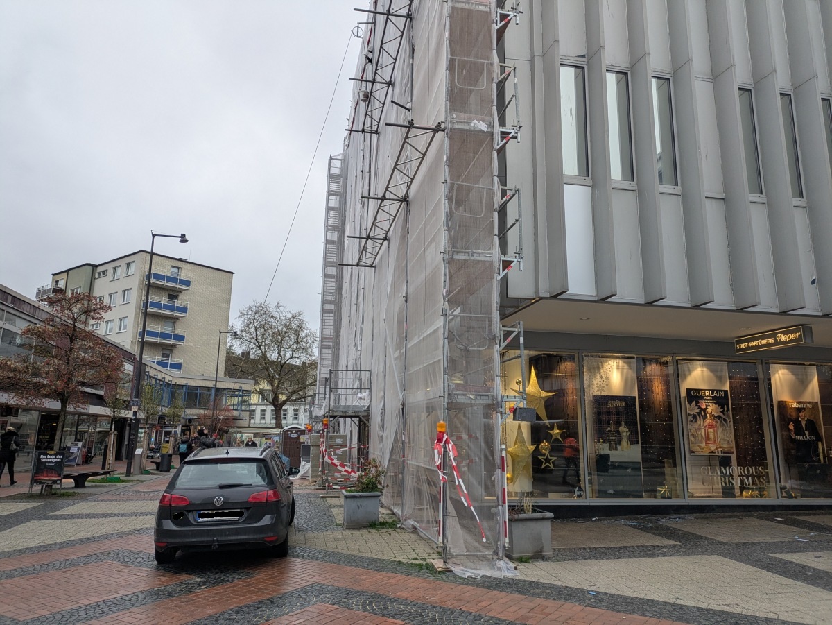 Dämmmaterial vom City-Center landet auf Wochenmarkt-Ständen
