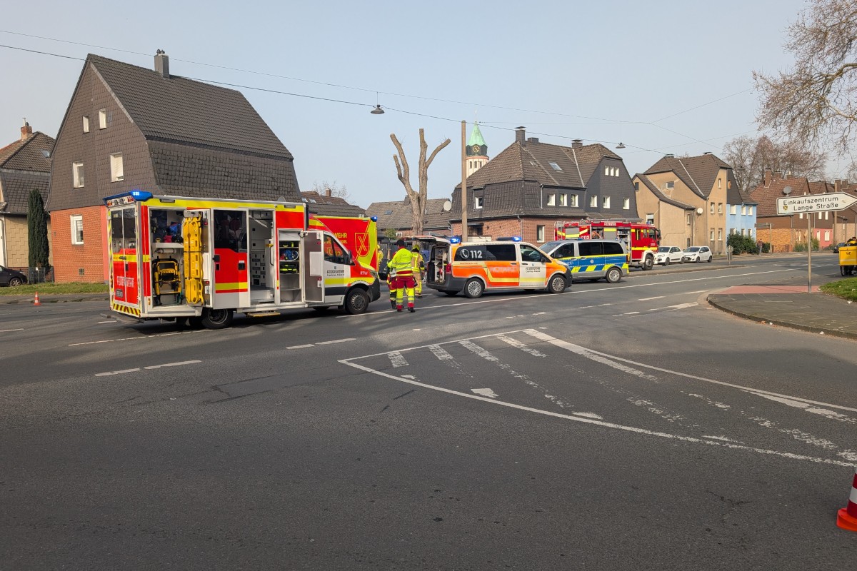 79-jährige Beifahrerin stirbt nach Unfall auf der B235