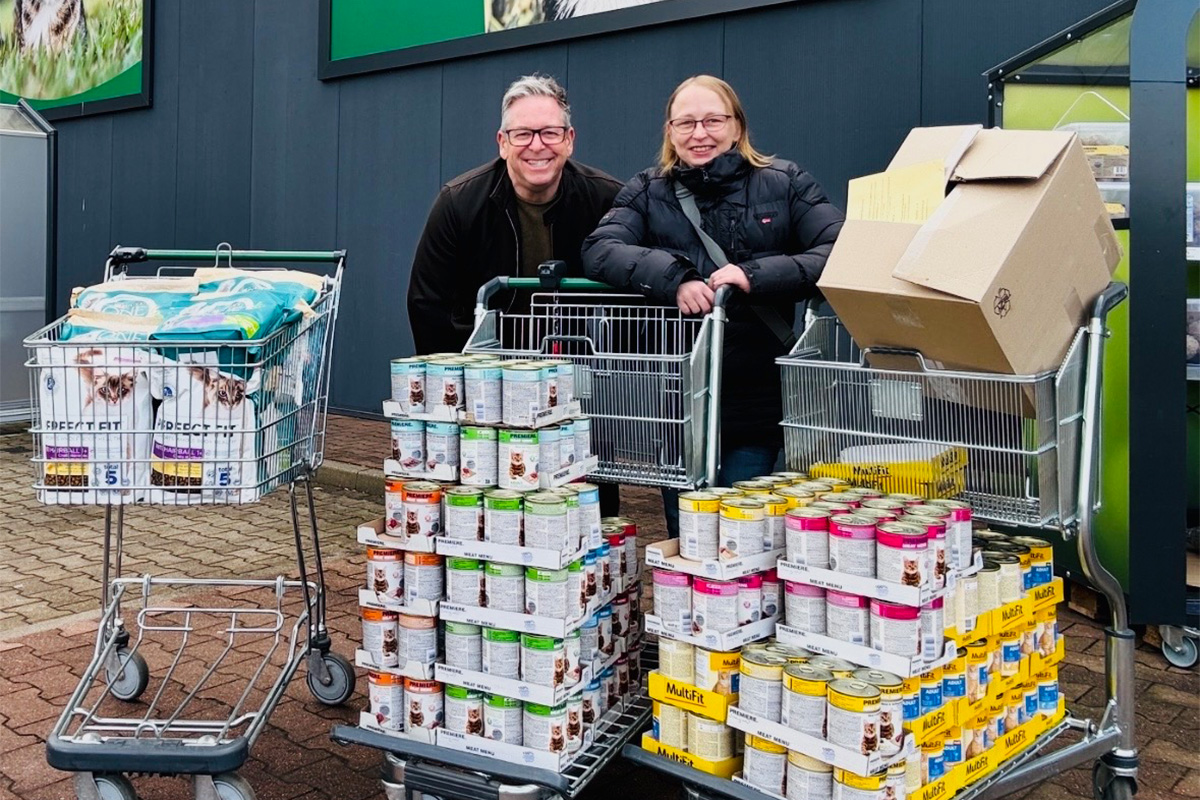 Mehrere Hundert Kilo Futter für Tierschutzprojekte